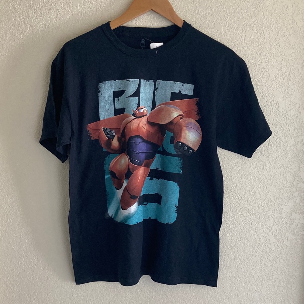 Disney Black T-Shirt with Red and Blue Baymax Design Size Large